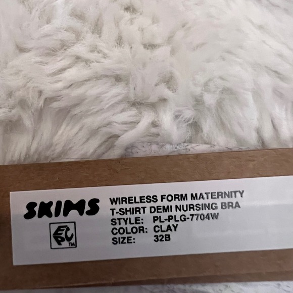 SKIMS Women's Wireless Form Maternity T-Shirt Demi Nursing Bra Clay size 32B NEW - Picture 6 of 9